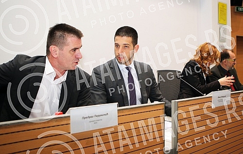 Sastanak predstavnika nacionalnih saveza sa Vanjom Udovicicem - mnistrom omladine i sporta povodom novog zakona o sportu drzana u sali skupstine Stari grad.