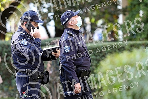 A fire in which the entire apartment on the tenth floor in Visoko Street, in Dorcol, burned down.Pozar u kojem je izgoreo ceo stan na desetom spratu u Ulici Visokog, na Dorcolu.