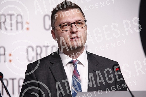 A press conference was held in Miljenko Dereta's premises, at which the CRTA observation mission announced preliminary findings on the monitoring of the election day and the assessment of the quality of the voting process.U prostoru Miljenko Dereta