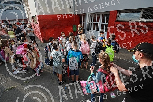 Departure of children in the new school year.Polazak dece u novu skolsku godinu.