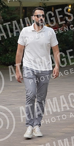 The fourth donor council of the Humanitarian Organization of Serbs for Serbs was organized in the restaurant Topciderac.
Cetvrto donatorsko vece Humanitarne organizacije Srbi za Srbe organizovano je u restoranu Topciderac. The fourth donor council of the Humanitarian Organization of Serbs for Serbs was organized in the restaurant Topciderac.
Cetvrto donatorsko vece Humanitarne organizacije Srbi za Srbe organizovano je u restoranu Topciderac.