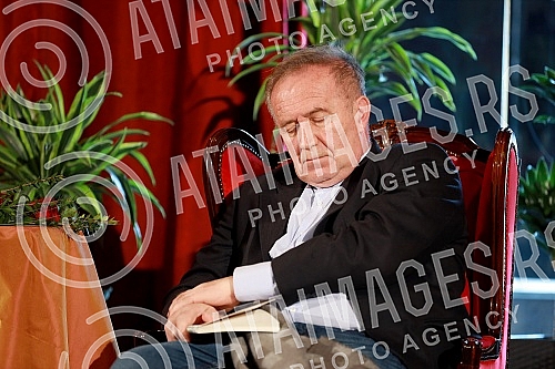 Actor Petar Bozovic was awarded the prize of the Association of dramatic artists of Serbia for his life's work in 2020 - the Dobrica ring award.Glumcu Petru Bozovicu urucena nagrada  Udruzenja dramskih umetnika Srbije za zivotno delo u 2020. godini