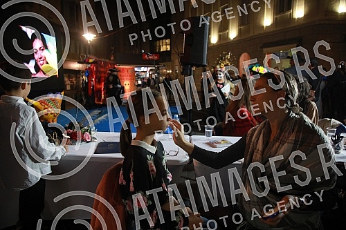 The Embassy of Mexico in Serbia and the Cervantes Institute in Belgrade mark the famous Mexican holiday Day of the Dead with a big celebration and presentation of the traditional altar of the dead.Ambasada Meksika u Srbiji i Institut Servantes u Be