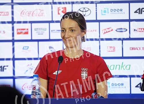 The women's volleyball national team of Serbia, which won a bronze medal at the Games in Tokyo, arrived in Belgrade, and on that occasion a press conference was held at the Nikola Tesla Airport.Zenska odbojkaska reprezentacija Srbije, koja je na Ig