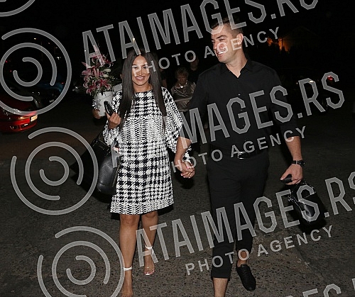 Singer Andreana Cekic and her boyfriend celebrates birthdays together.Pevacica Andreana Cekic i decko Marko Milosevic organizovali su zajednicku proslavu rodjendana.