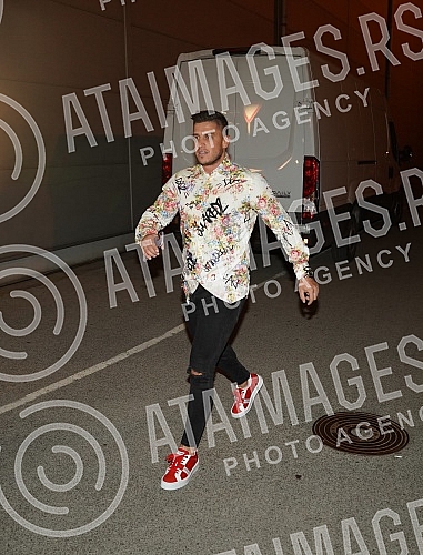 Superfinale of the fifth season of the reality program Zadruga, which is broadcast on Pink TV.Superfinale pete sezone rijaliti programa Zadruga koji se emituje na televiziji Pink.