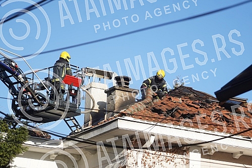 A fire broke out in the residence of the Croatian Embassy, located at 17b Sanje Zivanovic Street in Senjak. U rezidenciji Hrvatske ambasade koja se nalazi u Ulici Sanje Zivanovic 17b na Senjaku  izbio je pozar.