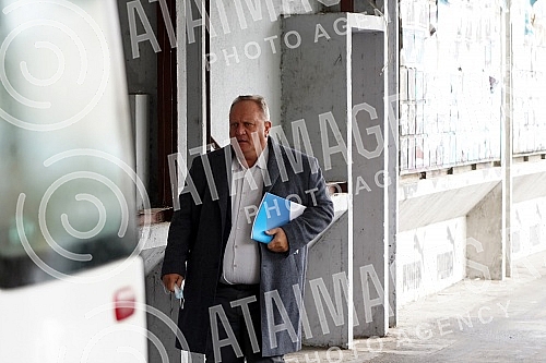 The Serbian Progressive Party held a session of the party's presidency at the SNS headquarters.Srpska napredna stranka odrzala je sednicu Predsednistva stranke u sedistu SNS-a.