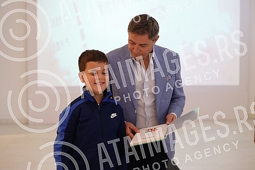 The selector of the Serbian national football team and the winner of the bronze Olympic medal at the Los Angeles Games in 1984, Dragan Stojkovic, visited the exhibition 