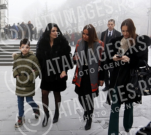 In the crypt of the Saint Sava Temple in Belgrade, a memorial was served to the killed Oliver Ivanovic. U kripti Hrama Svetog Save u Beogradu sluzen je pomen ubijenom Oliveru Ivanovicu.