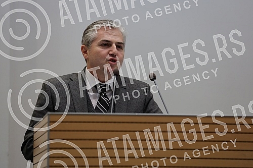 Organized by the Serbian movement Dveri in the hall of the Municipal Assembly of Stari grad, a panel discussion was held on the referendum LET'S NOT GIVE A CONSTITUTION!U organizaciji Srpskog pokreta Dveri u sali Skupstine opstine Stari grad odrzan