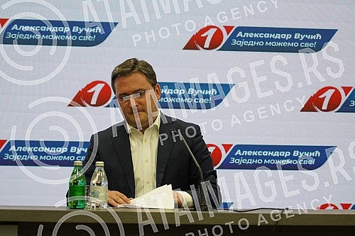 Addressing the media after the completed session of the Presidency of the Serbian Progressive Party.Obaracanje medijima nakon zavrsene sednice Predsednistva Srpske napredne stranke.