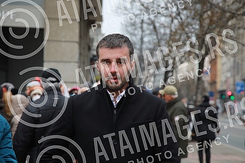 At the Monument to Tsar Nikolaj, across the street from the building of the Presidency of Serbia, the collection of signatures for the People's Initiative for the Prohibition of Lithium and Pine Excavation began, organized by SEOS, the Association fo