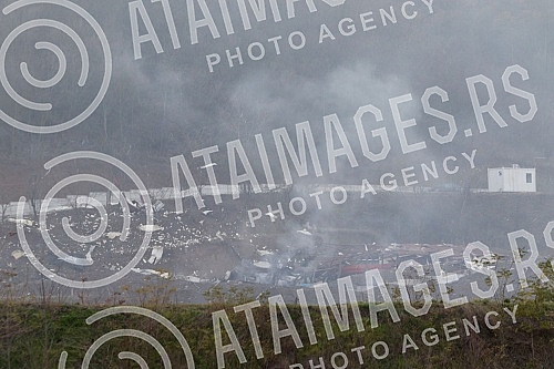 An explosion occurred at the Edepro factory in the Lestane settlement in Belgrade at around 2 p.m.
U fabrici Edepro u naselju Lestane u Beogradu oko 14 sati dogodila se eksplozija. An explosion occurred at the Edepro factory in the Lestane settlement in Belgrade at around 2 p.m.
U fabrici Edepro u naselju Lestane u Beogradu oko 14 sati dogodila se eksplozija.