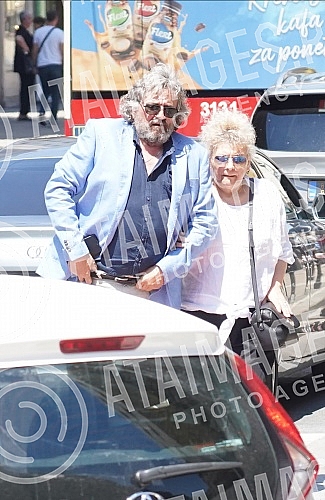 The ceremonial presentation of the 51st Golden Beocug Award and the Charter was held on the Grand Stage of the National Theater.Svecano urucenje 51. nagrade Zlatni Beocug i Povelje odrzano je  na Velikoj sceni Narodnog pozorista.