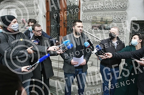 The Association of online workers has submitted its requests for suspension of retroactive tax collection to freelancers of the Ministry of finance.Udruzenje radnika na internetu predalo je svoje zahteve za obustavu retroaktivne naplate poreza fril