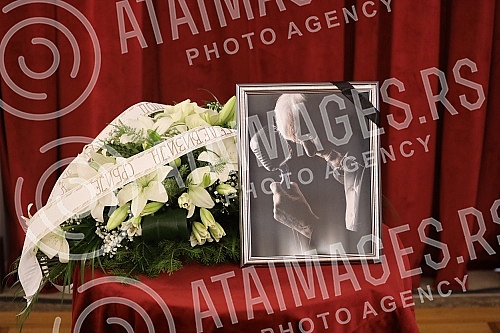 Commemoration on the occasion of the death of one of the greatest Serbian and Yugoslav singers of popular music, Djordje Marjanovic, was held in the Ceremonial Hall of the Belgrade City Assembly.Komemoracija povodom smrti jednog od najvecih srpskih