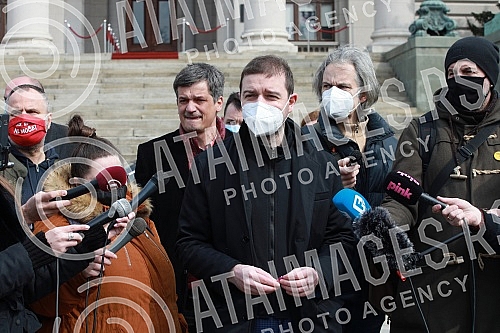 In front of the House of the National Assembly, the Independent Journalists' Association of Vojvodina, the Independent Association of Journalists of Serbia, the Media Association, the Online Media Association and the Business Association of the Assoc