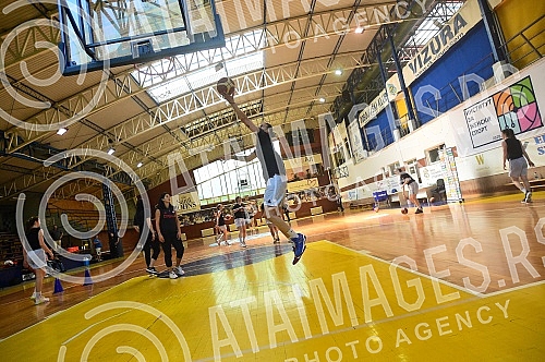 An open training and conversation with the selector of the senior women's basketball team of Serbia Marina Maljkovic and members of the U20 national team in the Vizura hall were organized on the occasion of the preparations of national teams for the 