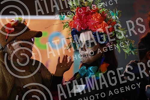 The Embassy of Mexico in Serbia and the Cervantes Institute in Belgrade mark the famous Mexican holiday Day of the Dead with a big celebration and presentation of the traditional altar of the dead.Ambasada Meksika u Srbiji i Institut Servantes u Be