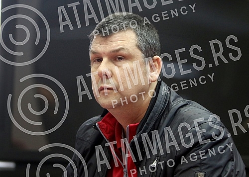 An extraordinary press conference of the Waterpolo Club Crvena zvezda after the incident and attacks on players in Split (Croatia).Vanredna pres konferencija Vaterpolo kluba Crvena zvezda posle incidenta i napada na igrace u Splitu.