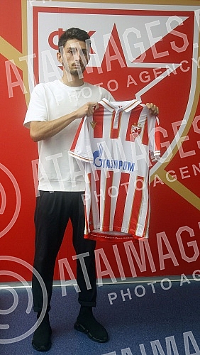 The promotion of the new player Irakli Azarovi was held in the premises of FC Crvena ZvezdaU prostorijama FK Crvena zvezda odrzana je promocija novog igraca Iraklija Azarova.