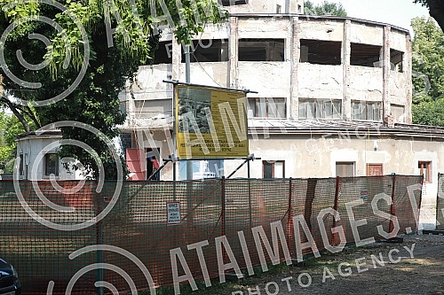 The press conference where the first phase of the reconstruction, adaptation and renovation of the Central Tower building in the Old Fair complex in Belgrade was presented was held in the working rooms of the Old Fair Memorial Center.Konferencija z