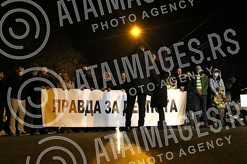 Parents, family and friends of little Despot Mrdjic, who was killed in Prvomajska Street in Zemun on November 24, 2020, when his leg was stuck in the door when getting off the bus, gathered tonight, on the anniversary of his death, and blocked traffi