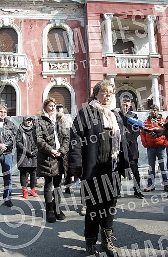 In front of the villa in Topolska 19, a new protest was held by members of the Society for the Arrangement and Beautification of the Crown Wreath, the Topolska Association and the Society for the Beautification of Vracar due to illegal works in that 