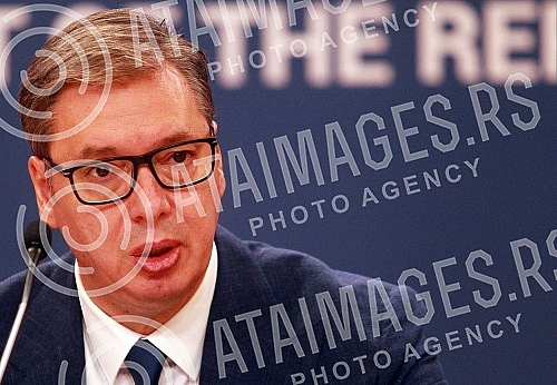 After the meeting with Serbs from Kosovo and Metohija, the President of the Republic of Serbia, Aleksandar Vucic, addressed the public and spoke about the negotiations in Brussels and the situation in Kosovo and Metohija.Posle sastanka sa Srbima sa