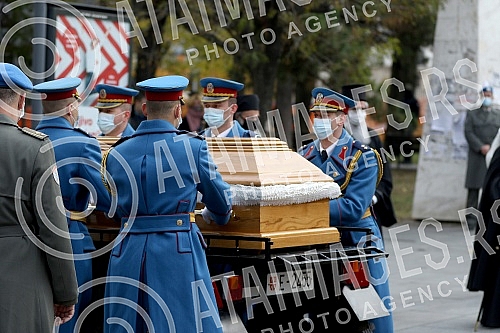 The coffin with the remains of Patriarch Irinej arrives at the Temple of Saint Sava.
Kovceg sa zemnim ostacima patrijarha Irineja stize u Hram Svetog Save. The coffin with the remains of Patriarch Irinej arrives at the Temple of Saint Sava.
Kovceg sa zemnim ostacima patrijarha Irineja stize u Hram Svetog Save.