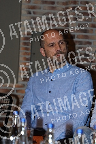 On the occasion of the premiere of the play Death and the Girl based on the play by Ariel Dorfman in the Bitef theater, a press conference was held in the Bitef club.
Povodom premijere predstave Smrt i devojka prema drami Arijela Dorfmana u Bitef te On the occasion of the premiere of the play Death and the Girl based on the play by Ariel Dorfman in the Bitef theater, a press conference was held in the Bitef club.
Povodom premijere predstave Smrt i devojka prema drami Arijela Dorfmana u Bitef te