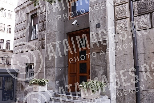 The President of the Government of the Republic of Serbia in the technical mandate, Ana Brnabic, met with representatives of farmers with whom she discussed the demands of the protesting agricultural producers.Predsednica Vlade Republike Srbije u t