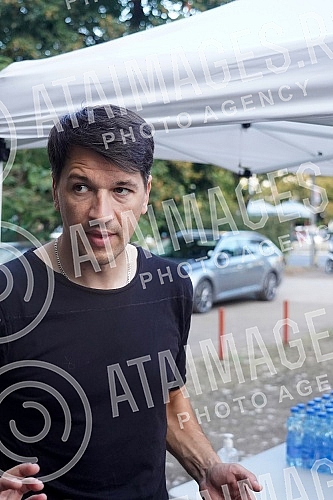 Grand opening of the terrain made of 20,000 recycled sneakers in Block 70.Svecano otvaranje terena napravljenog od 20.000 recikliranih patika u Bloku 70.