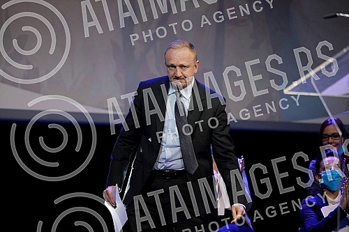 The Assembly of the Party of Freedom and Justice is being held in Kombank Hall.U Kombank dvorani se odrzava Skupstina Stranke slobode i pravde.