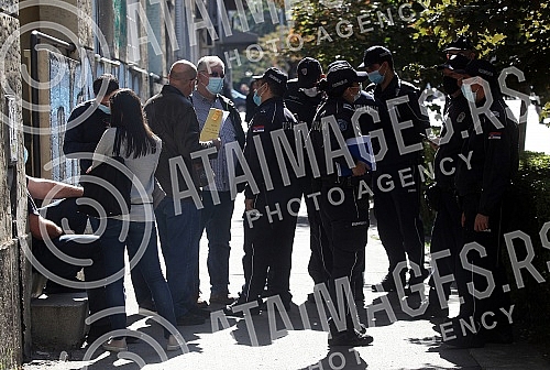 Attempt to forcibly evict retired professor and painter Dragana Milisavljevic, an eighty-year-old woman who bought an apartment at 79 Cvijiceva, paid it properly, certified her contract in court and registered herself as the owner and shareholder of 