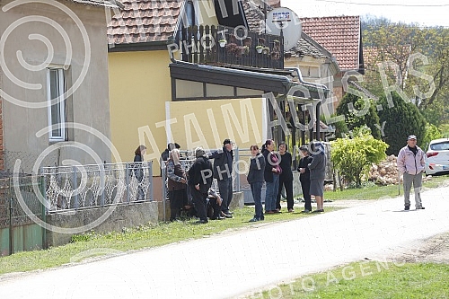 Pensioner Bozidar D. (77) at the morning in a village near Golubac - Baric killed three and then in the yard of the church committed suicide.
Pensioner Bozidar D. (77) at the morning in a village near Golubac - Baric killed three and then in the yard of the church committed suicide.