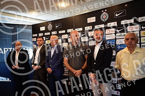 The official call of FK Partizan before the start of the 2022/2023 season was held at the Partizan - Teleoptik Sports Center, and then the first training session was held.
Zvanicna prozivka FK Partizana pred pocetak sezone 2022/2023 odrzana je u Spo The official call of FK Partizan before the start of the 2022/2023 season was held at the Partizan - Teleoptik Sports Center, and then the first training session was held.
Zvanicna prozivka FK Partizana pred pocetak sezone 2022/2023 odrzana je u Spo