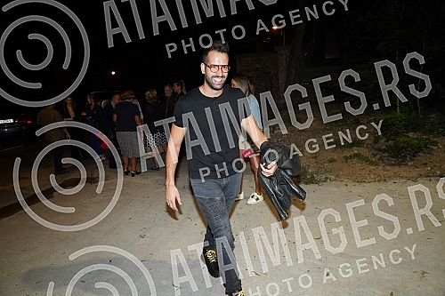 The Elar group, consisting of Anja Alac and Boris Bunjac, held a concert at the Summer Stage of the Belgrade Drama Theater.
Sastav Elar, koji cine Anja Alac i Boris Bunjac je odrzao koncert na Letnjoj sceni Beogradskog dramskog pozorista. The Elar group, consisting of Anja Alac and Boris Bunjac, held a concert at the Summer Stage of the Belgrade Drama Theater.
Sastav Elar, koji cine Anja Alac i Boris Bunjac je odrzao koncert na Letnjoj sceni Beogradskog dramskog pozorista.