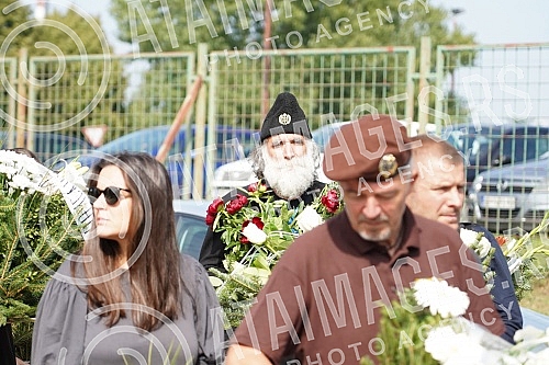 The Vice President of the National Assembly, retired Major General Bozidar Delic, was buried at Orlovaca cemetery.Potpredsednik Narodne skupstine, general-majora u penziji Bozidar Delic sahranjen je na grolju Orlovaca.