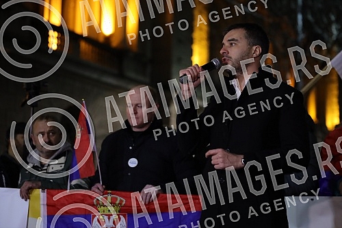 In front of the Presidency of Serbia, despite the ban on the gathering, several hundred citizens gathered at a protest organized by the organization Kreni - Promeni, demanding a ban on the extraction of pine and lithium.
Ispred Predsednistva Srbije, In front of the Presidency of Serbia, despite the ban on the gathering, several hundred citizens gathered at a protest organized by the organization Kreni - Promeni, demanding a ban on the extraction of pine and lithium.
Ispred Predsednistva Srbije,