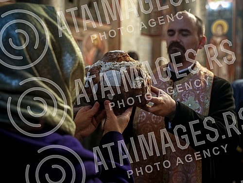 The Serbian orthodox church celebrates St. Nicholas - believers in the Church of St. Nicholas, which is located within the complex of the New cemetery.
Srpska pravoslavna crkva slavi Svetog Nikolu - vernici u Crkvu Svetog Nikole koja se nalazi u ok The Serbian orthodox church celebrates St. Nicholas - believers in the Church of St. Nicholas, which is located within the complex of the New cemetery.
Srpska pravoslavna crkva slavi Svetog Nikolu - vernici u Crkvu Svetog Nikole koja se nalazi u ok