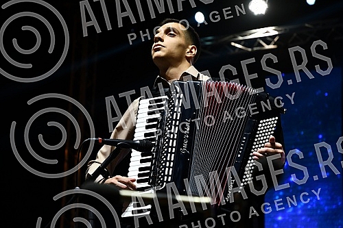Competition part of the first festival of the Golden Harmonica of KraljevoTakmicarski deo prvog festivala Zlatne harmonike Kraljeva.