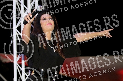 Performance of Dragana Mirkovic held in night club White.
Nastup Dragane Mirkovic u nocnom klubu White. Performance of Dragana Mirkovic held in night club White.
Nastup Dragane Mirkovic u nocnom klubu White.
