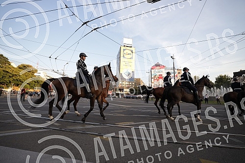 The central manifestation on the occasion of the Day of Serbian Unity, Freedom and the National Flag is being held on Savka Square near the monument to Stefan Nemanja. Centralna manifestacija povodom Dana srpskog jedinstva, slobode i nacionalne zas