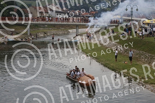 Traditional Trumpet Festival in Guca.
Tradicionalni sabor trubaca u Guci. Traditional Trumpet Festival in Guca.
Tradicionalni sabor trubaca u Guci.
