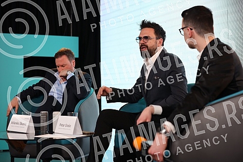 A press conference at which one of the biggest pop stars of the region and singer-songwriter Petra Graso announced a concert at the Stark Arena was held at Sky Garden.Konferencija za medije na kojoj je jedna od najvecih pop zvezda regiona i kantaut