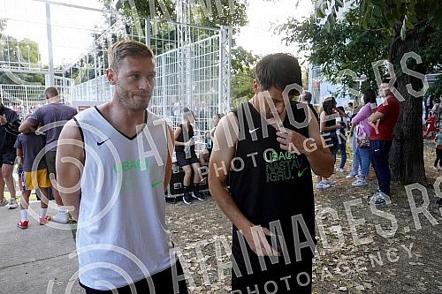 Grand opening of the terrain made of 20,000 recycled sneakers in Block 70.Svecano otvaranje terena napravljenog od 20.000 recikliranih patika u Bloku 70.