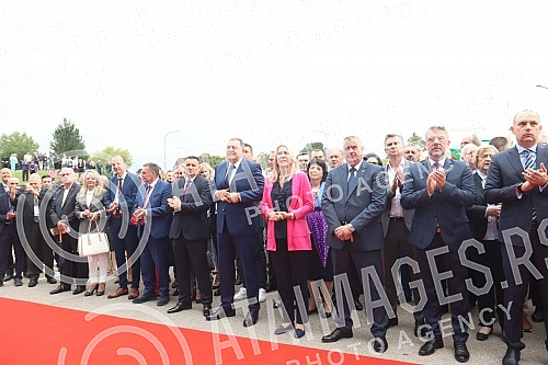 In the University Clinical Center of the Republika Srpska, the Clinic for Cardiac Surgery, located in the South Wing on an area of ââapproximately 1,500 square meters, was officially opened.U Univerzitetskom klinickom centru Republike Srpske sv