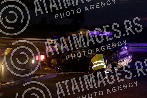 On the bypass around Belgrade, 3 km from the Surcin loop towards the Milos Veliki highway near the Obrenovac exit, a serious traffic accident occurred in which a truck and a car with Swiss license plates were involved, one person was killed and two w